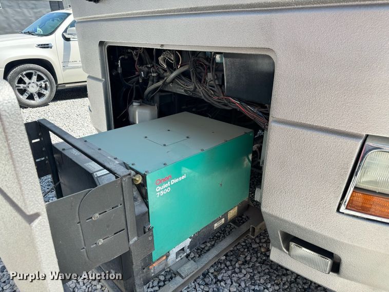 image for item EJ2789 2001 Monaco RV