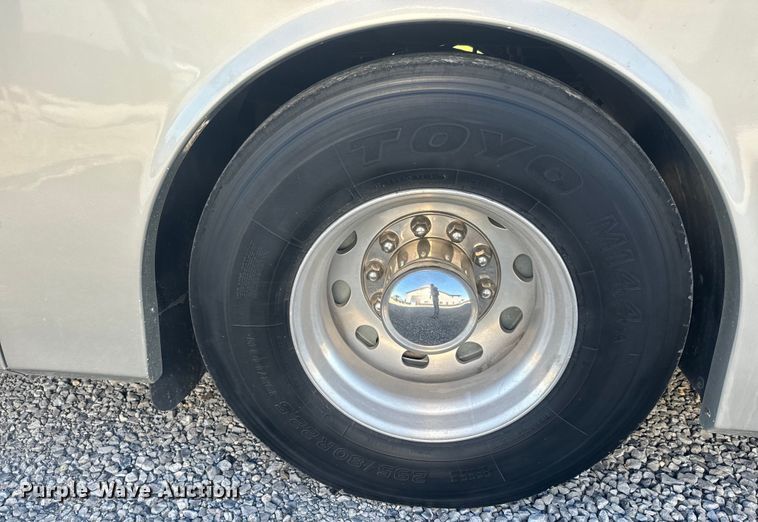 image for item EJ2789 2001 Monaco RV