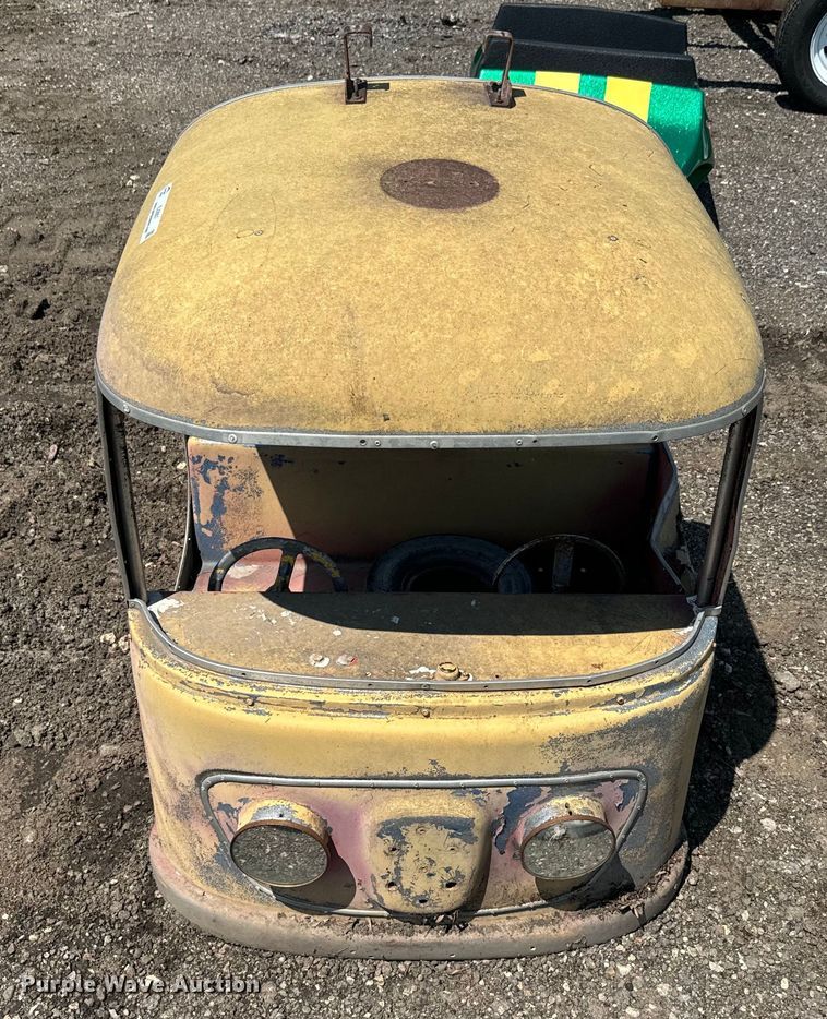 image for item EJ2807 Carnival Ride trailer