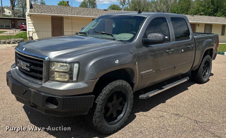 image for item EJ2825 2007 GMC  Sierra 1500 Crew Cab pickup truck