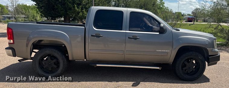 image for item EJ2825 2007 GMC  Sierra 1500 Crew Cab pickup truck