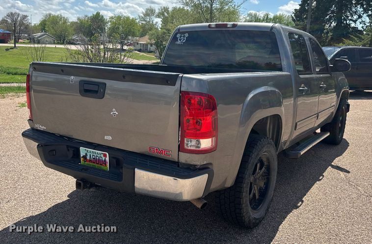 image for item EJ2825 2007 GMC  Sierra 1500 Crew Cab pickup truck