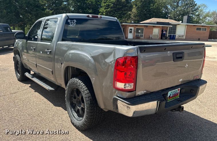 image for item EJ2825 2007 GMC  Sierra 1500 Crew Cab pickup truck