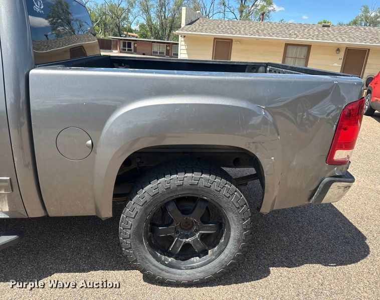 image for item EJ2825 2007 GMC  Sierra 1500 Crew Cab pickup truck