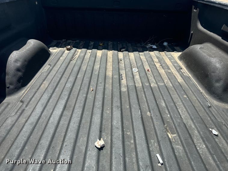 image for item EJ2825 2007 GMC  Sierra 1500 Crew Cab pickup truck