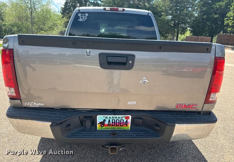 image for item EJ2825 2007 GMC  Sierra 1500 Crew Cab pickup truck