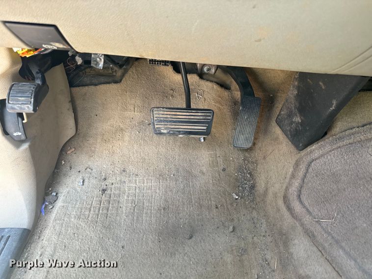 image for item EJ2825 2007 GMC  Sierra 1500 Crew Cab pickup truck