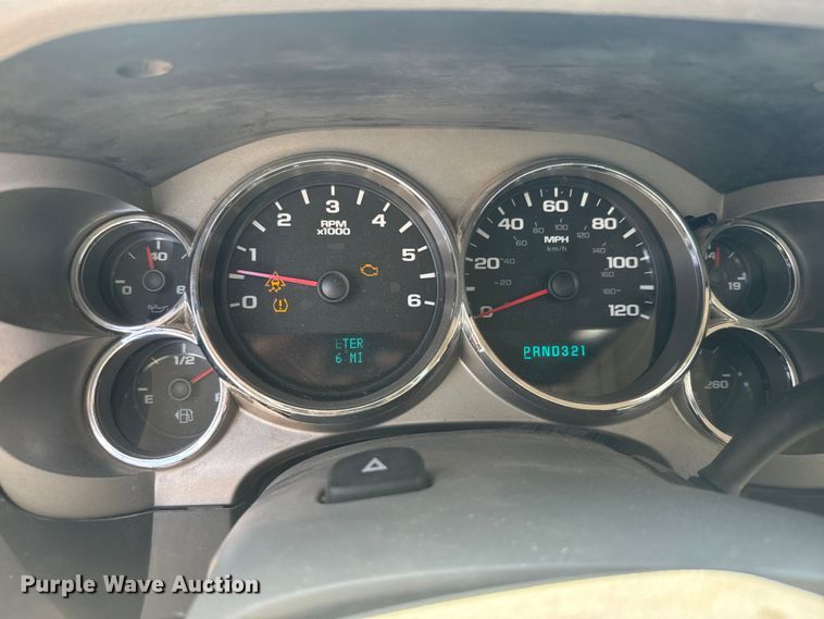 image for item EJ2825 2007 GMC  Sierra 1500 Crew Cab pickup truck