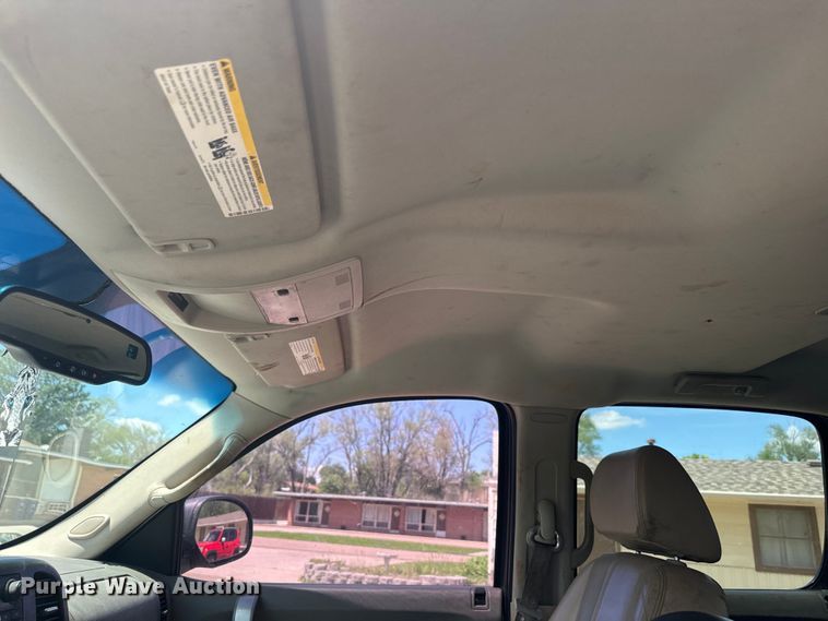 image for item EJ2825 2007 GMC  Sierra 1500 Crew Cab pickup truck