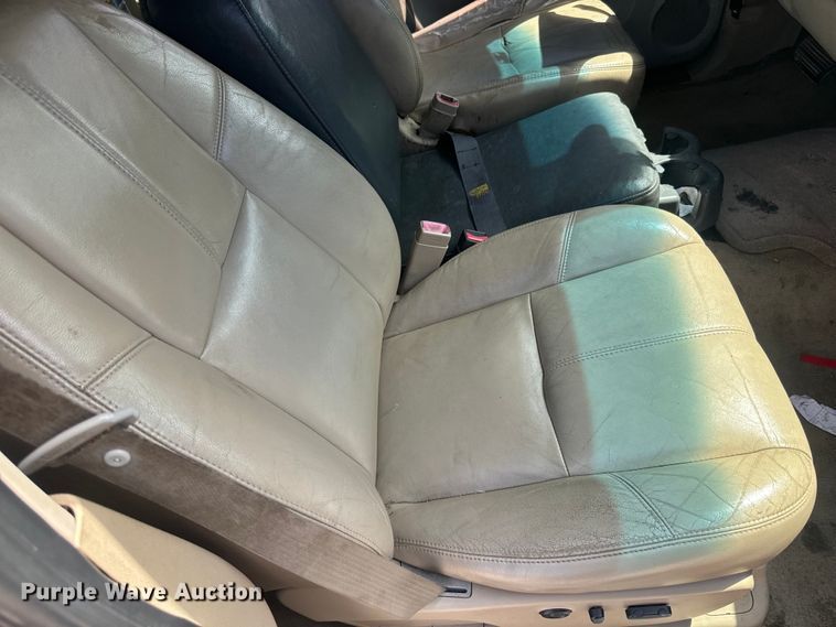 image for item EJ2825 2007 GMC  Sierra 1500 Crew Cab pickup truck