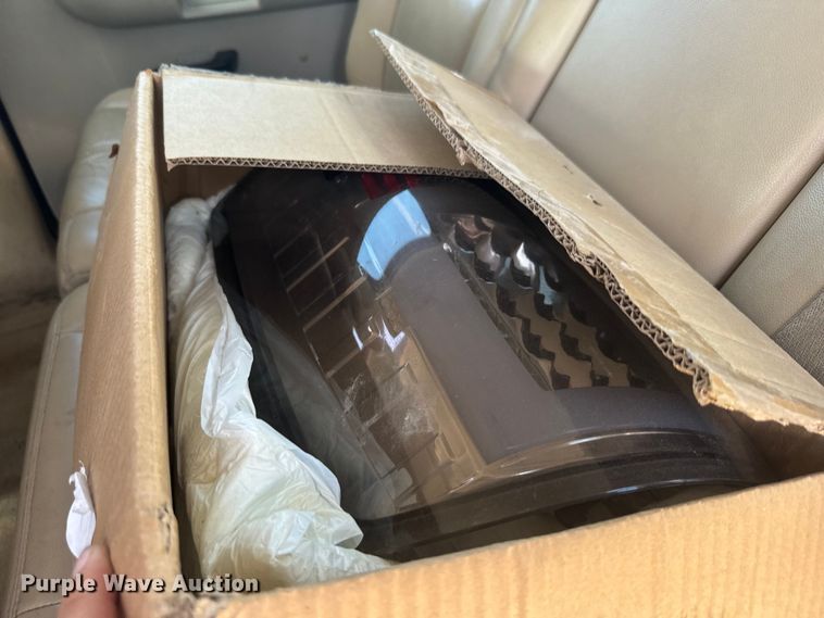 image for item EJ2825 2007 GMC  Sierra 1500 Crew Cab pickup truck