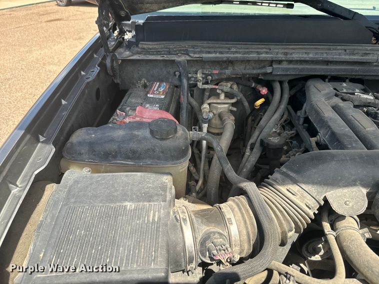 image for item EJ2825 2007 GMC  Sierra 1500 Crew Cab pickup truck