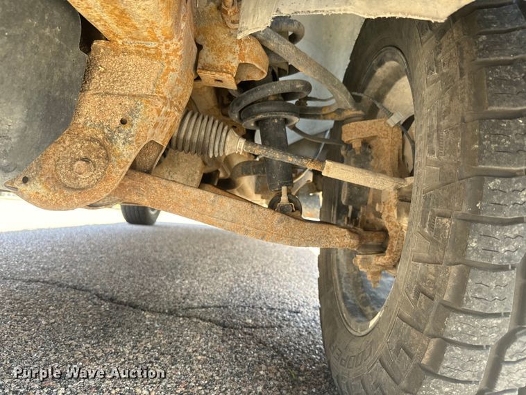 image for item EJ2825 2007 GMC  Sierra 1500 Crew Cab pickup truck