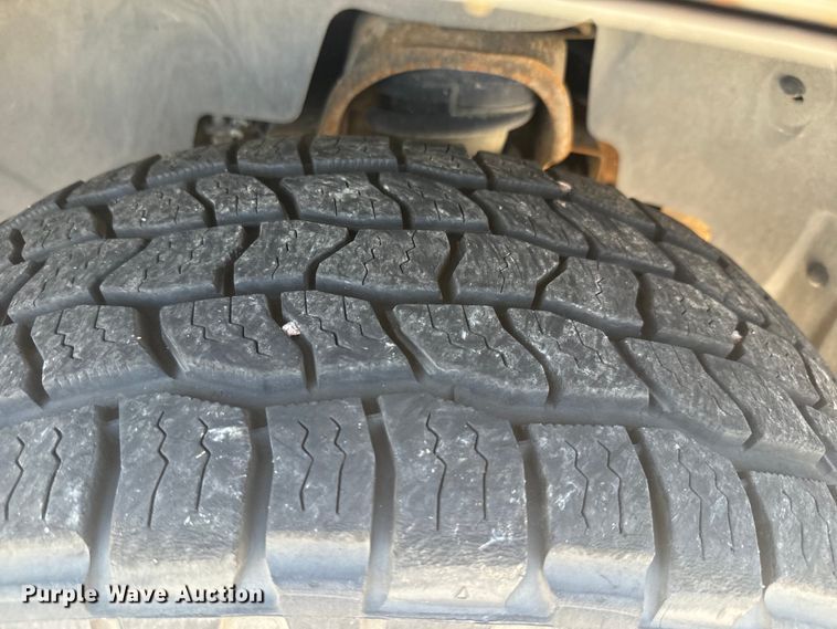 image for item EJ2825 2007 GMC  Sierra 1500 Crew Cab pickup truck