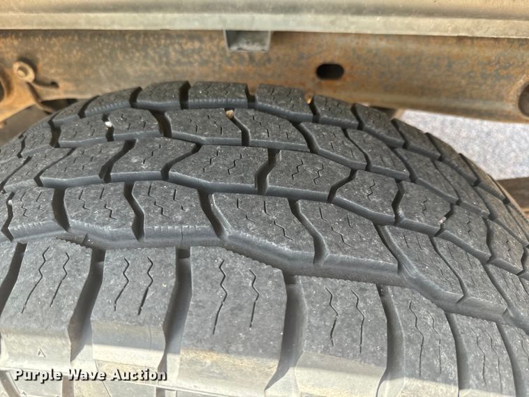 image for item EJ2825 2007 GMC  Sierra 1500 Crew Cab pickup truck