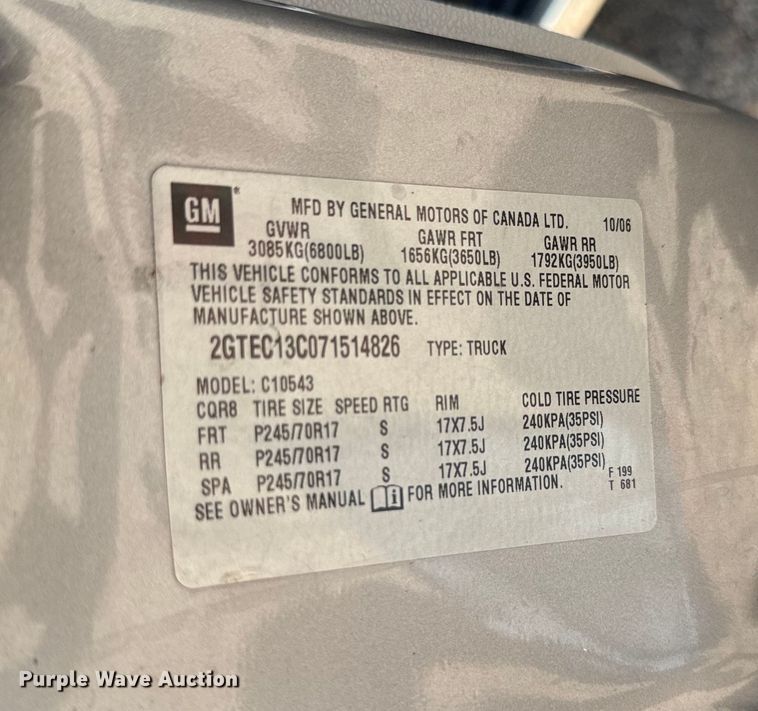 image for item EJ2825 2007 GMC  Sierra 1500 Crew Cab pickup truck