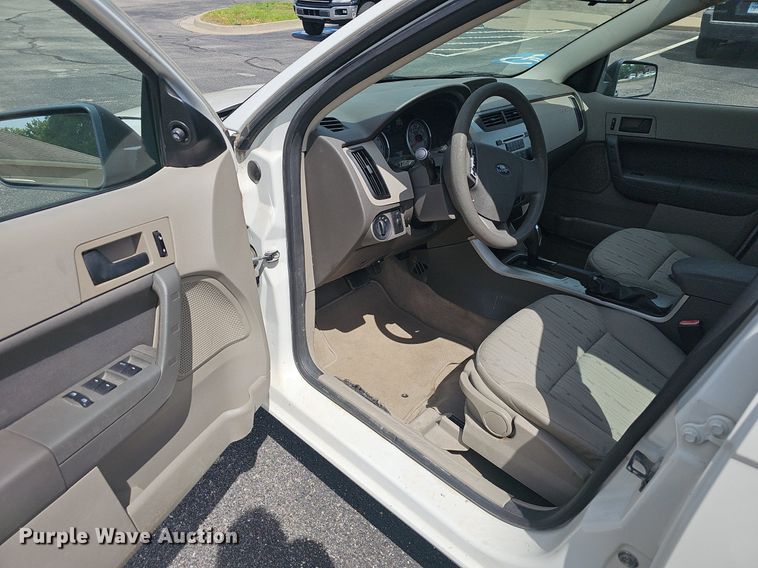 image for item EJ5518 2009 Ford Focus SE 