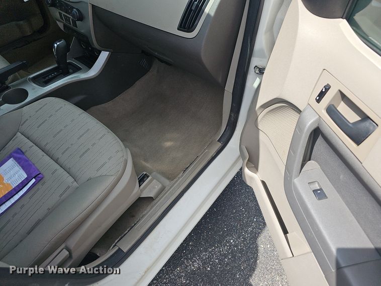 image for item EJ5518 2009 Ford Focus SE 