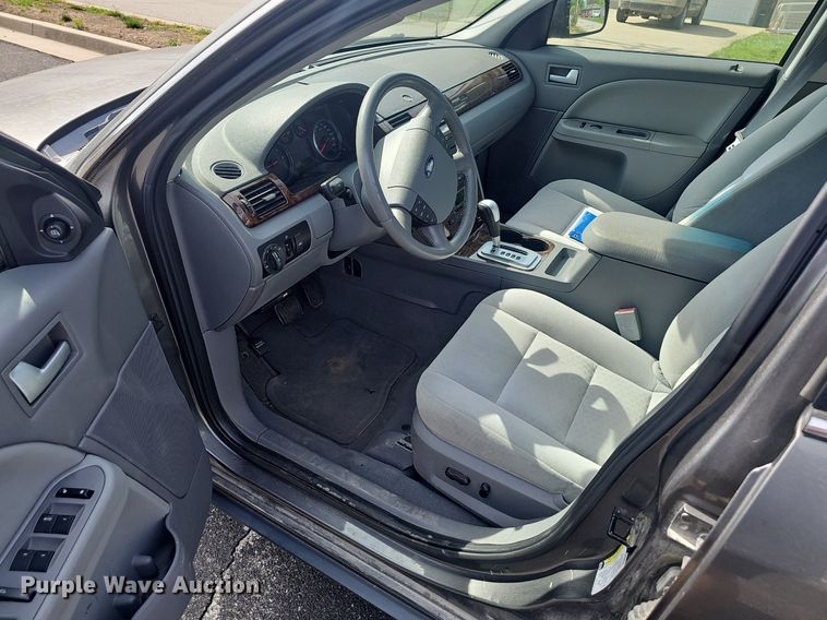 image for item EJ5539 2005 Ford Five Hundred SEL 