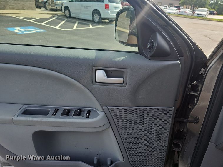 image for item EJ5539 2005 Ford Five Hundred SEL 