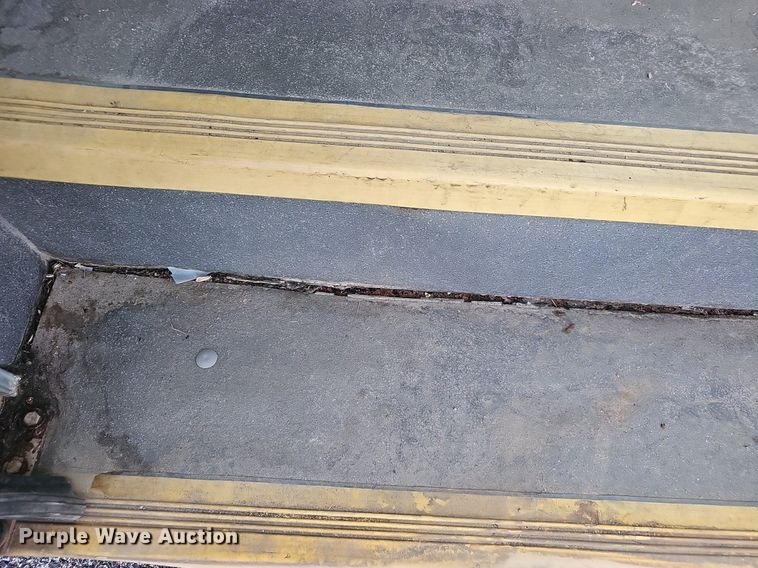 image for item EJ5540 2009 Ford E350 shuttle bus