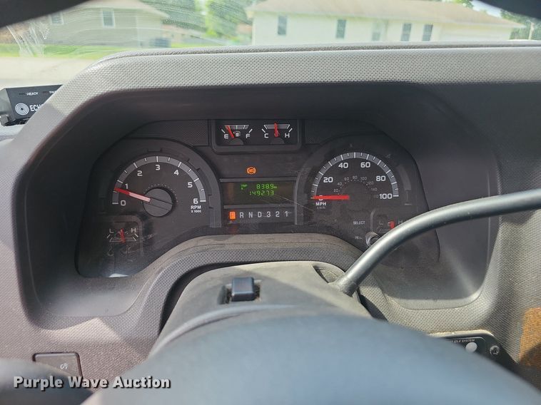 image for item EJ5540 2009 Ford E350 shuttle bus