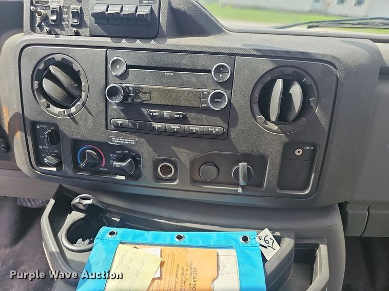 image for item EJ5540 2009 Ford E350 shuttle bus