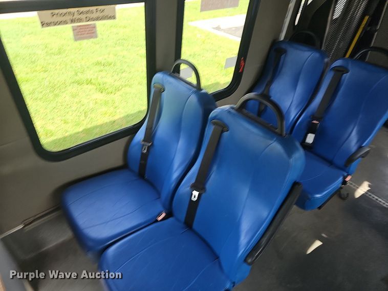 image for item EJ5540 2009 Ford E350 shuttle bus