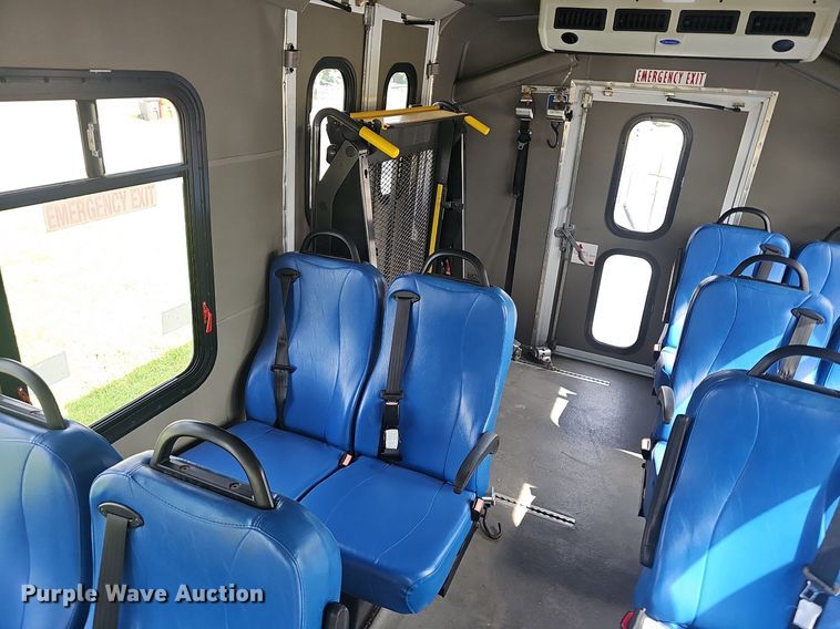 image for item EJ5540 2009 Ford E350 shuttle bus