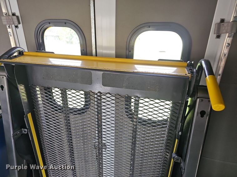 image for item EJ5540 2009 Ford E350 shuttle bus