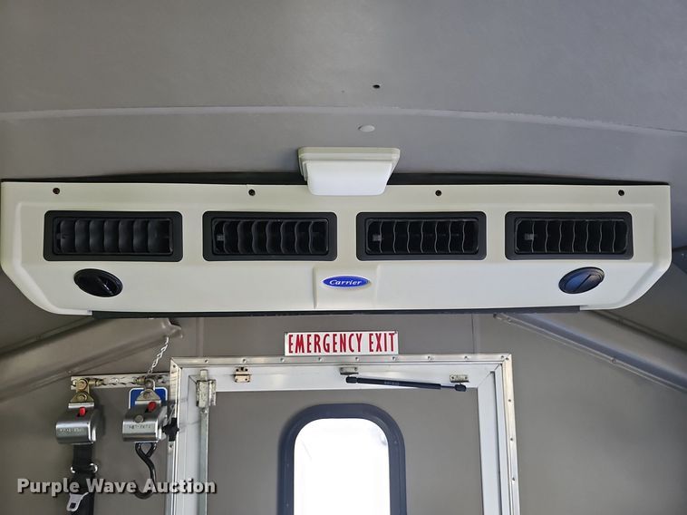 image for item EJ5540 2009 Ford E350 shuttle bus