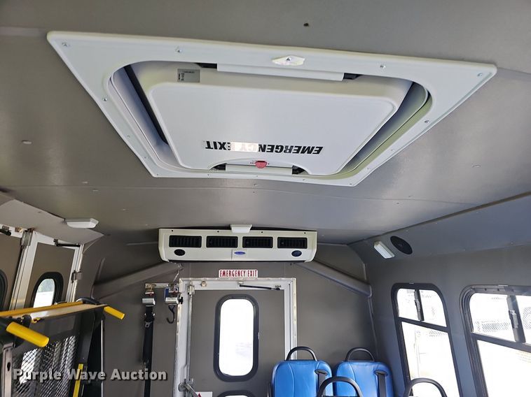 image for item EJ5540 2009 Ford E350 shuttle bus