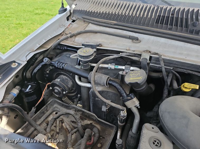 image for item EJ5540 2009 Ford E350 shuttle bus