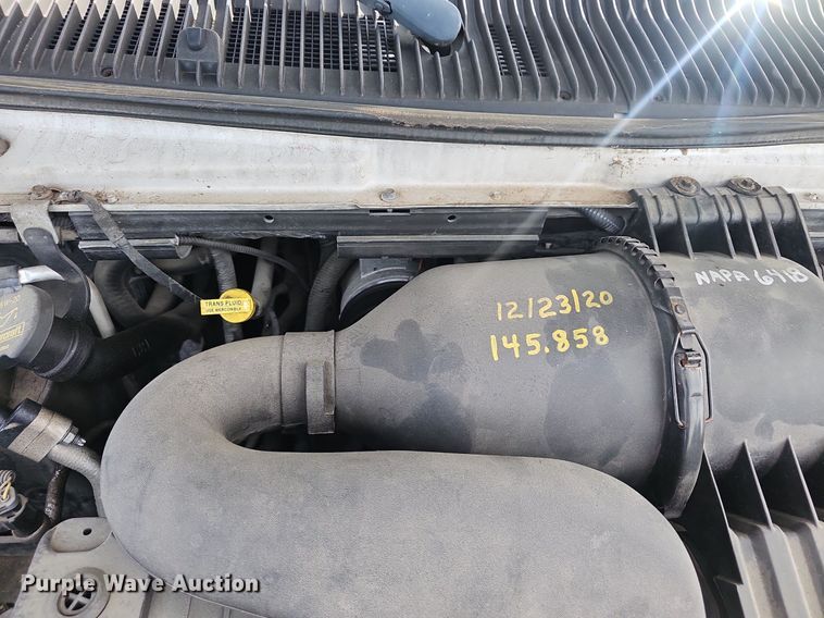 image for item EJ5540 2009 Ford E350 shuttle bus