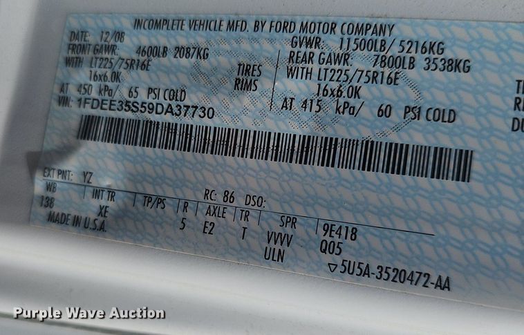 image for item EJ5540 2009 Ford E350 shuttle bus