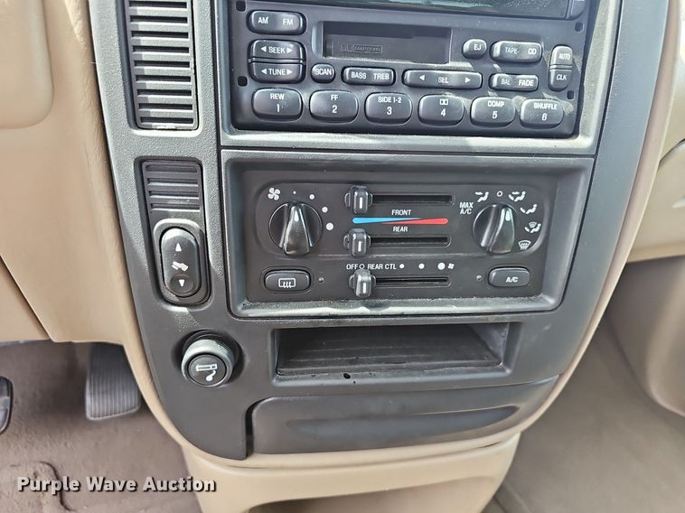 image for item EJ5545 2002 Ford Windstar LX van