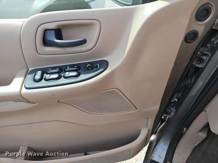 image for item EJ5545 2002 Ford Windstar LX van