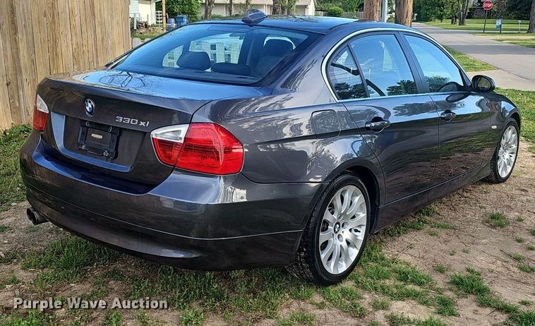 image for item EJ6302 2006 BMW  330xi 