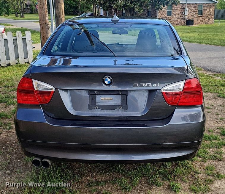 image for item EJ6302 2006 BMW  330xi 