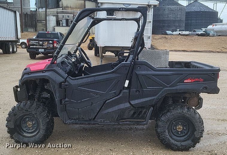 image for item EJ7980 2020 Honda Pioneer 1000 utility vehicle