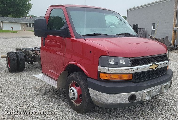 image for item EJ7985 2015 Chevrolet Express G4500 van cab and chassis