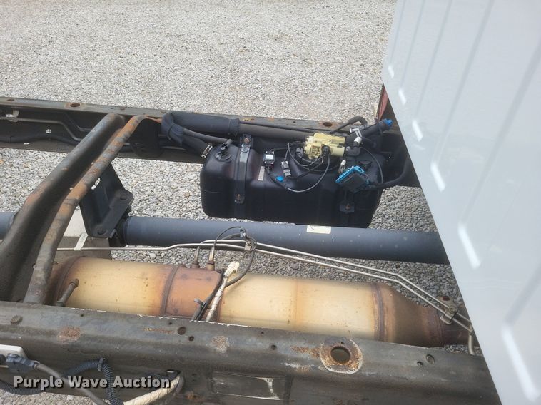 image for item EJ7985 2015 Chevrolet Express G4500 van cab and chassis