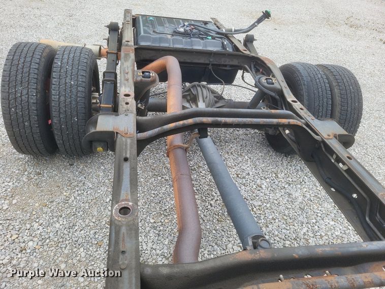 image for item EJ7985 2015 Chevrolet Express G4500 van cab and chassis