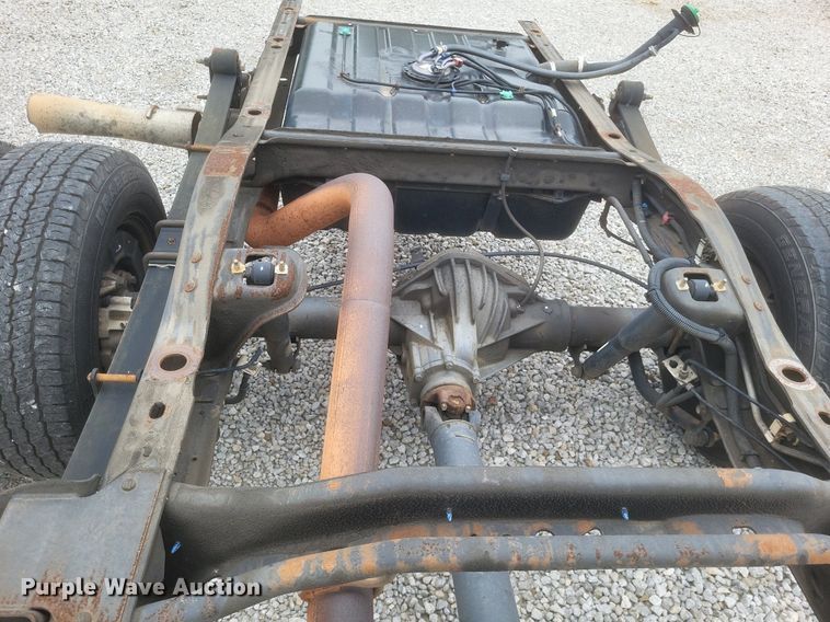 image for item EJ7985 2015 Chevrolet Express G4500 van cab and chassis