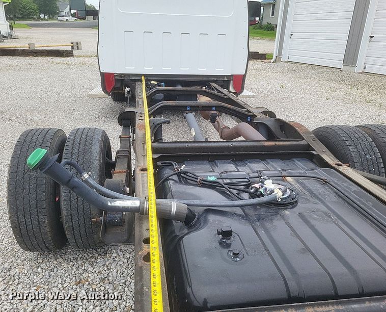 image for item EJ7985 2015 Chevrolet Express G4500 van cab and chassis