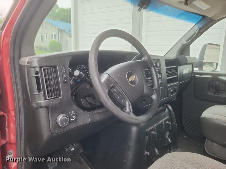 image for item EJ7985 2015 Chevrolet Express G4500 van cab and chassis