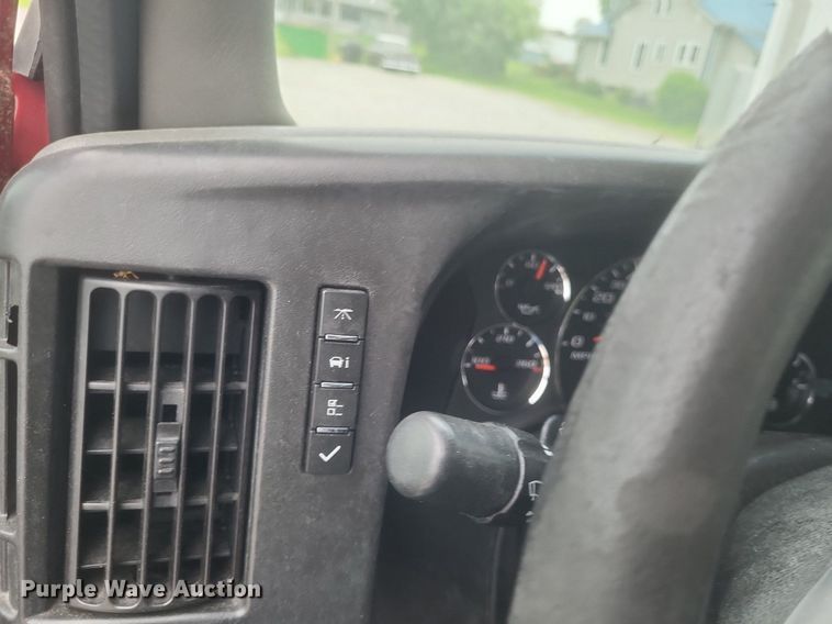 image for item EJ7985 2015 Chevrolet Express G4500 van cab and chassis