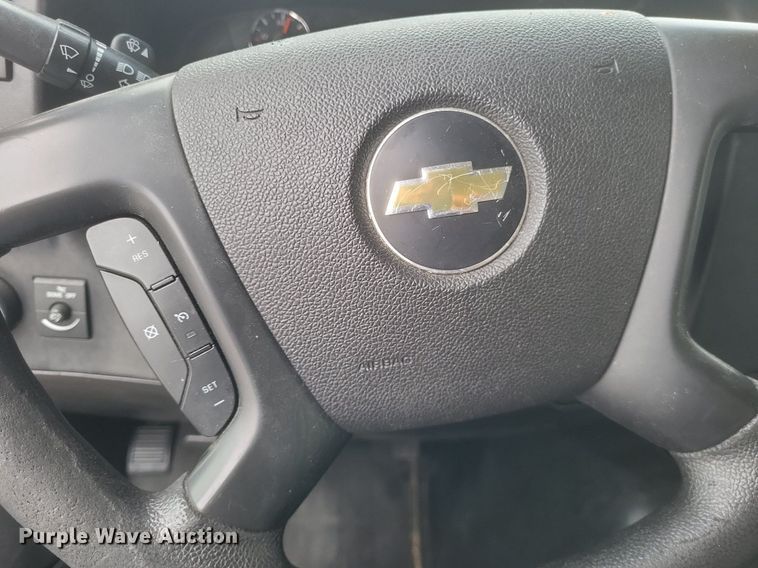 image for item EJ7985 2015 Chevrolet Express G4500 van cab and chassis