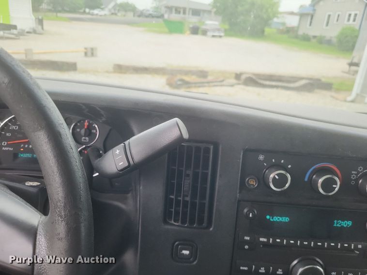 image for item EJ7985 2015 Chevrolet Express G4500 van cab and chassis