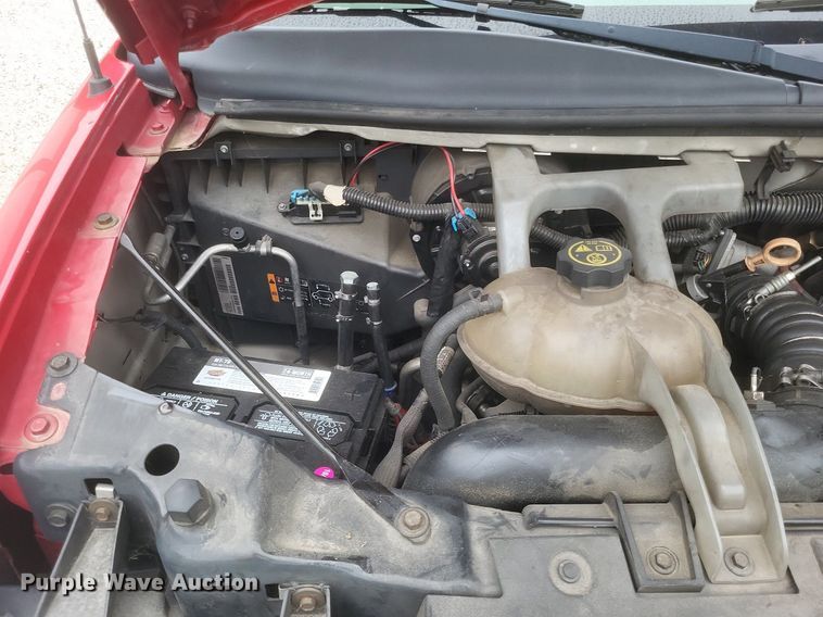 image for item EJ7985 2015 Chevrolet Express G4500 van cab and chassis